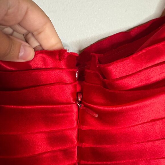 BCBG MaxAzria Y2K red strapless bandage style gown - Picture 5 of 9